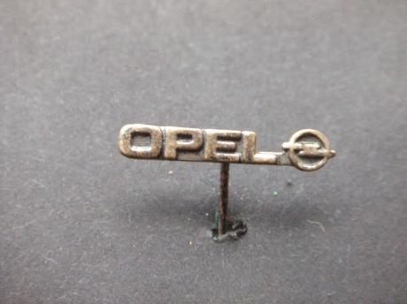 Opel auto logo zilverkleurig